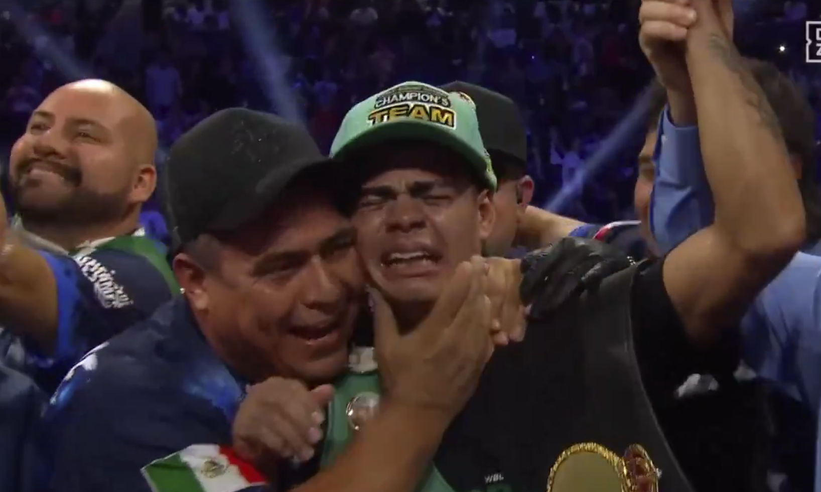 sergio yoreme mendoza campeon de peso pluma